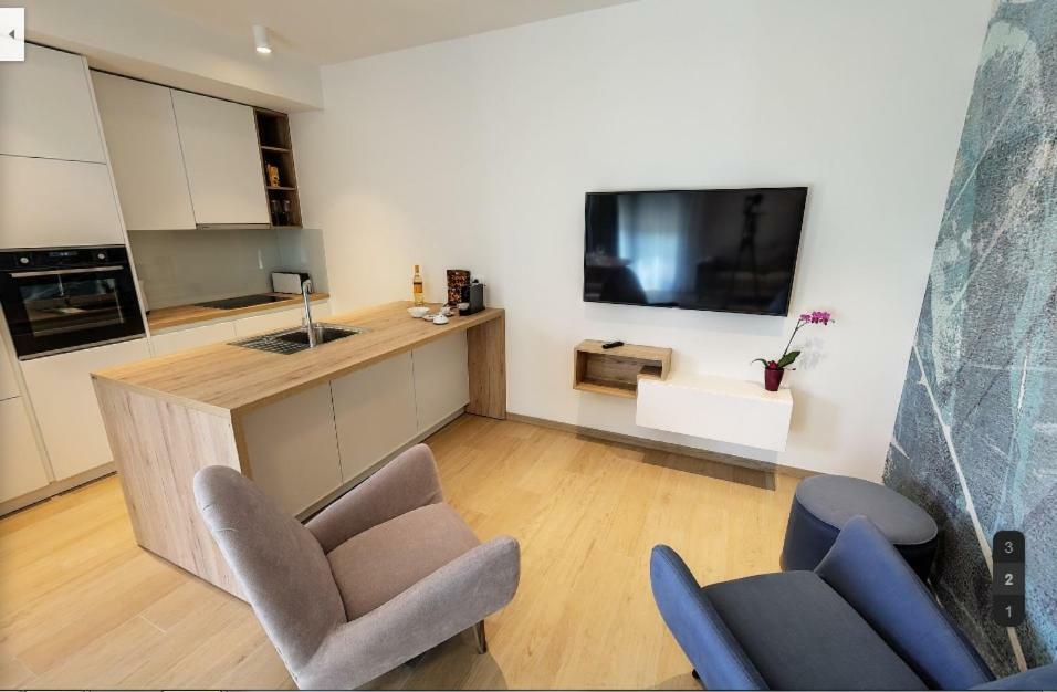 Regentova Suites ลูบลิยานา ภายนอก รูปภาพ
